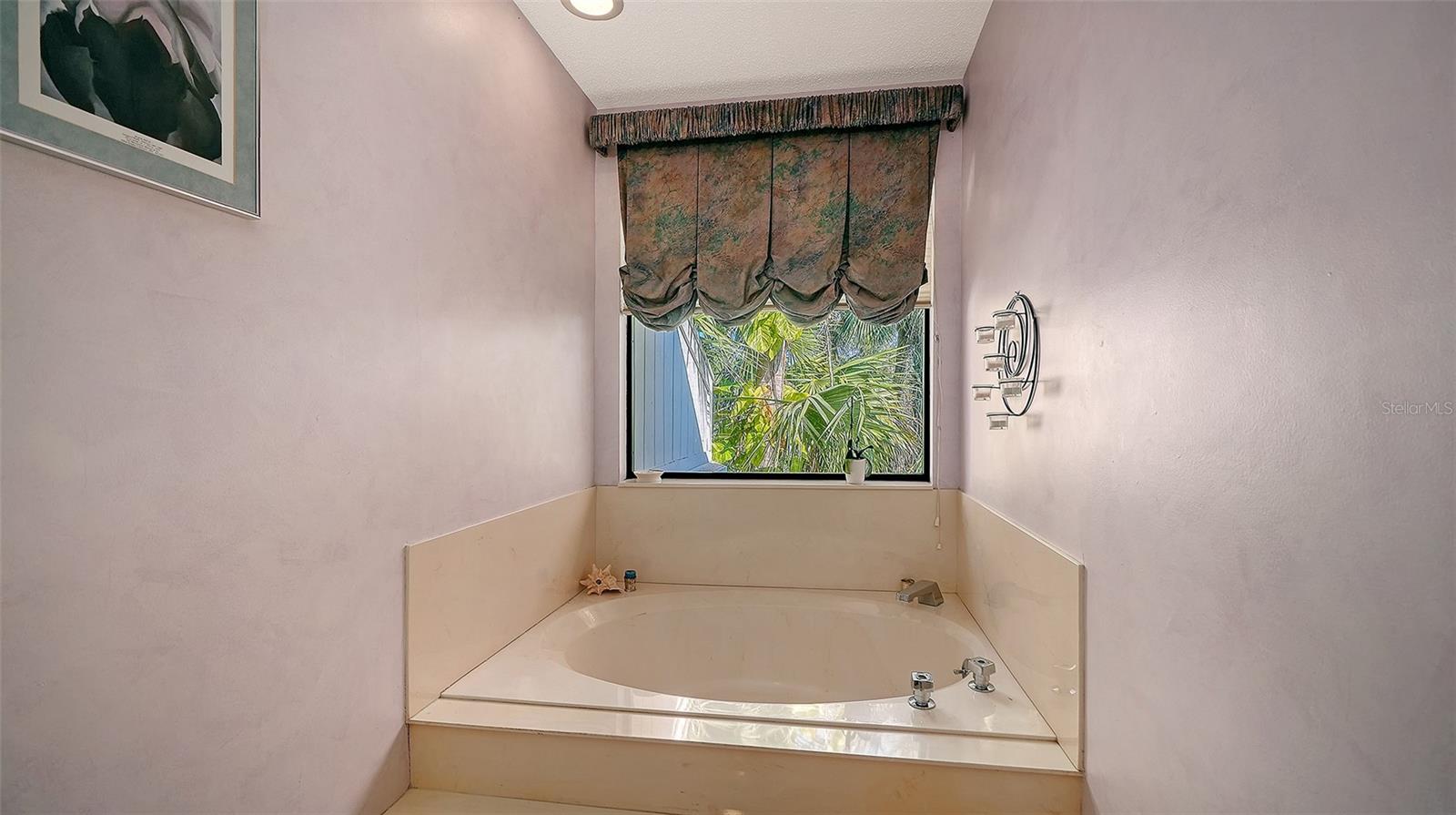 Image 26 of 68 For 4390 Woodview Drive