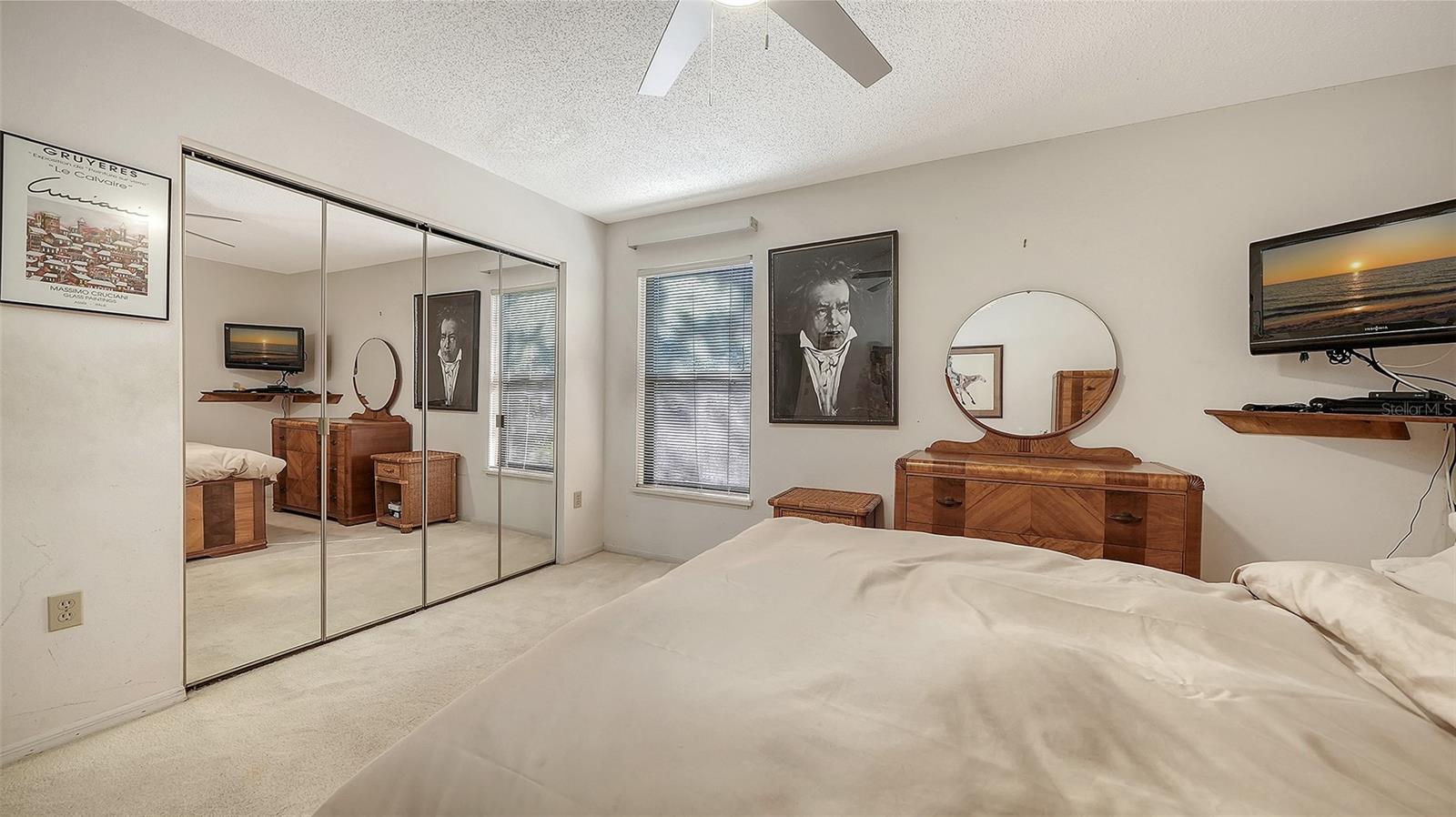 Image 32 of 68 For 4390 Woodview Drive