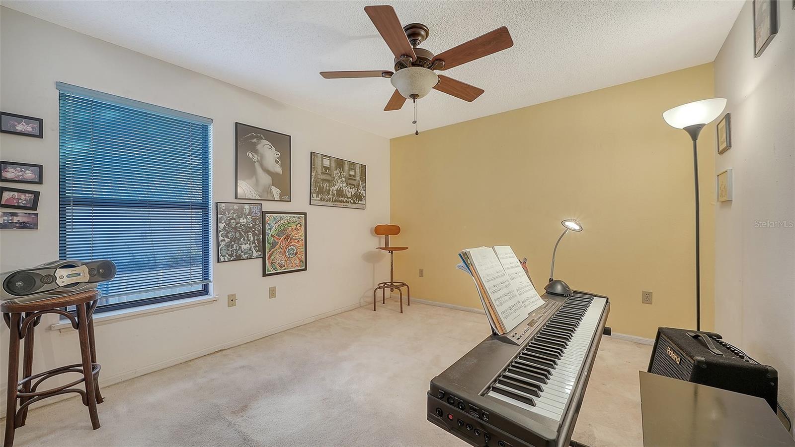 Image 34 of 68 For 4390 Woodview Drive