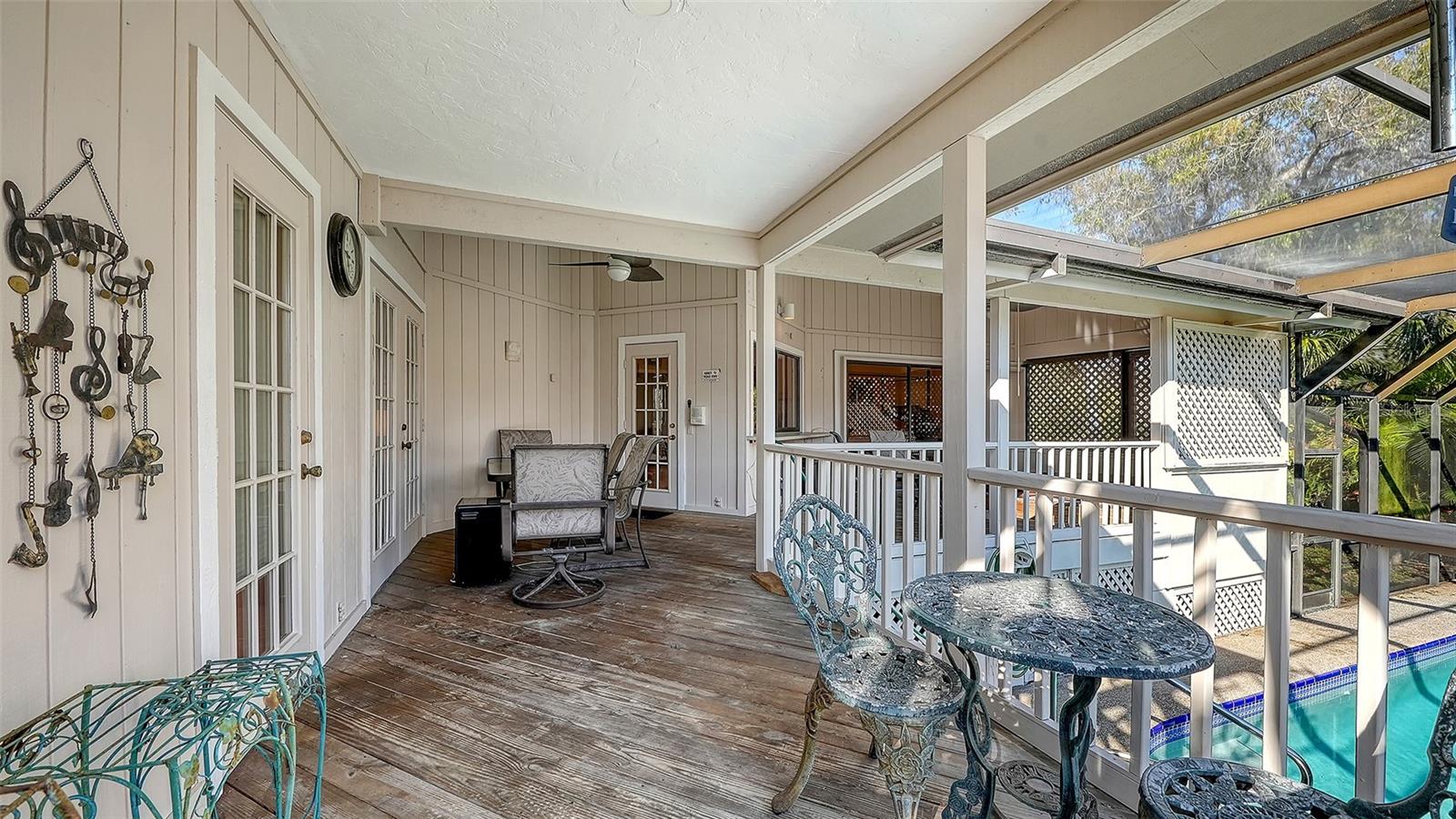 Image 37 of 68 For 4390 Woodview Drive