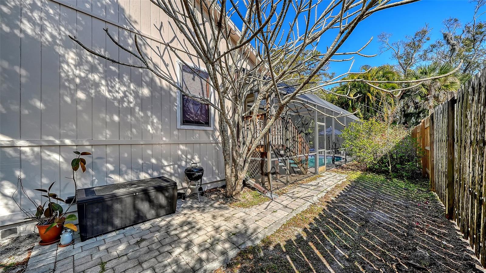 Image 42 of 68 For 4390 Woodview Drive