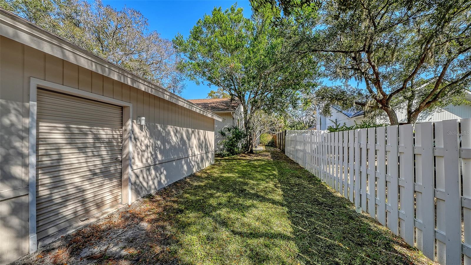 Image 43 of 68 For 4390 Woodview Drive