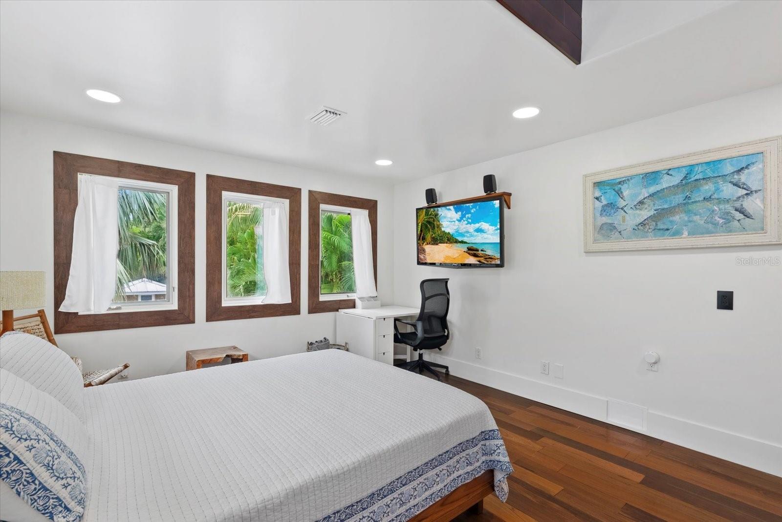 Image 39 of 89 For 10216 46th Avenue W