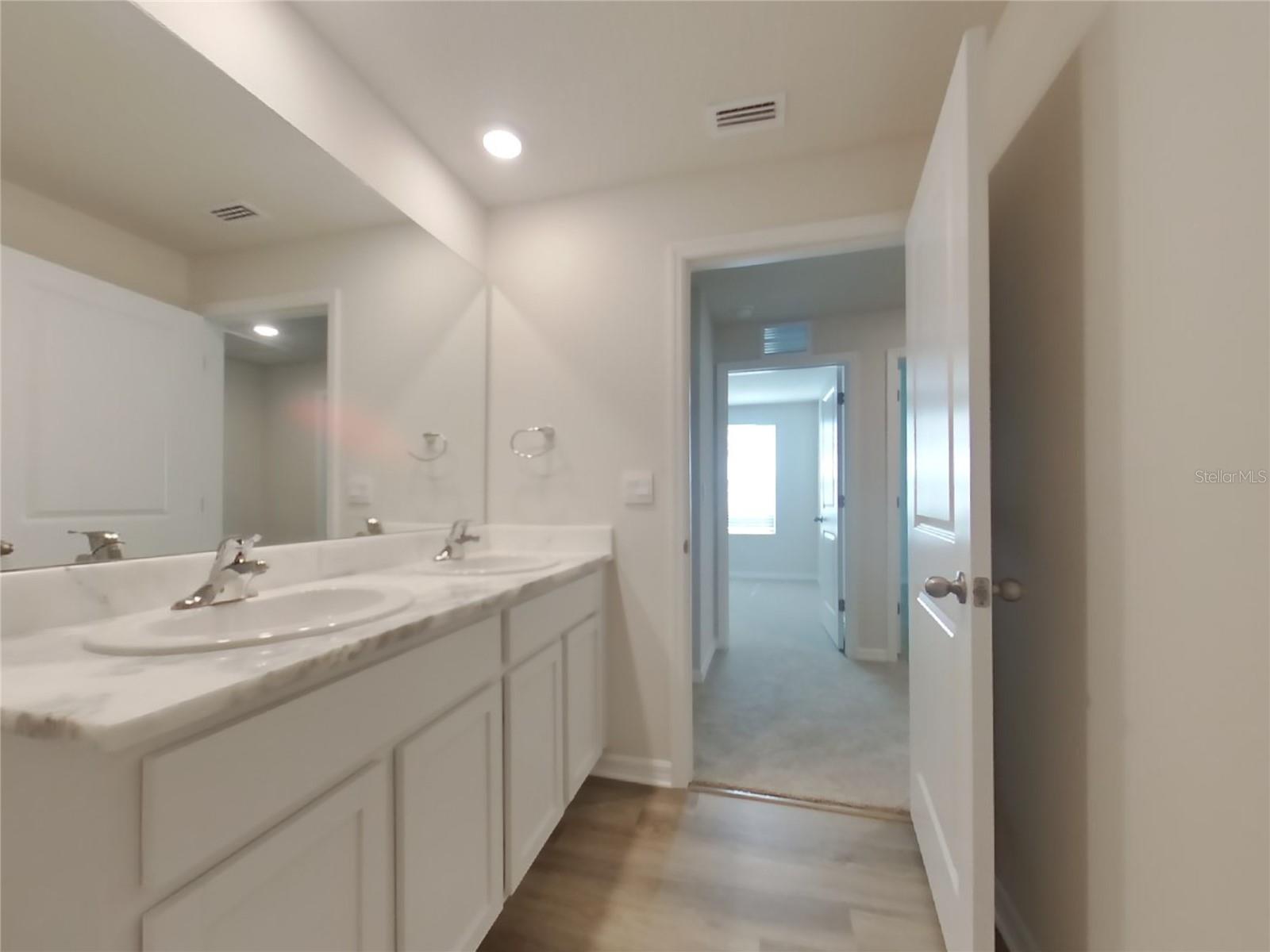 Image 6 of 18 For 10749 Hidden Banks Glen