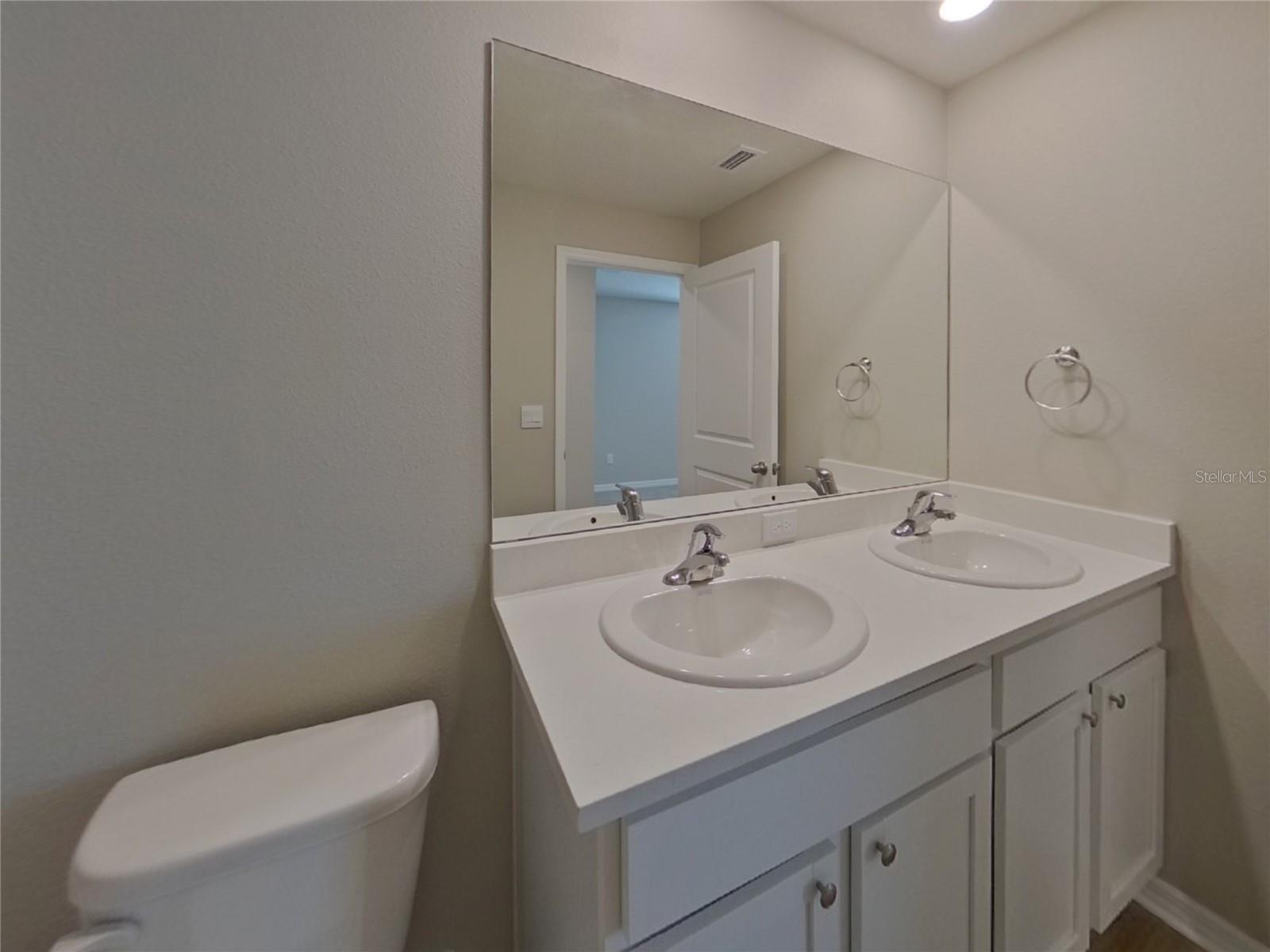 Image 8 of 20 For 10734 Hidden Banks Glen