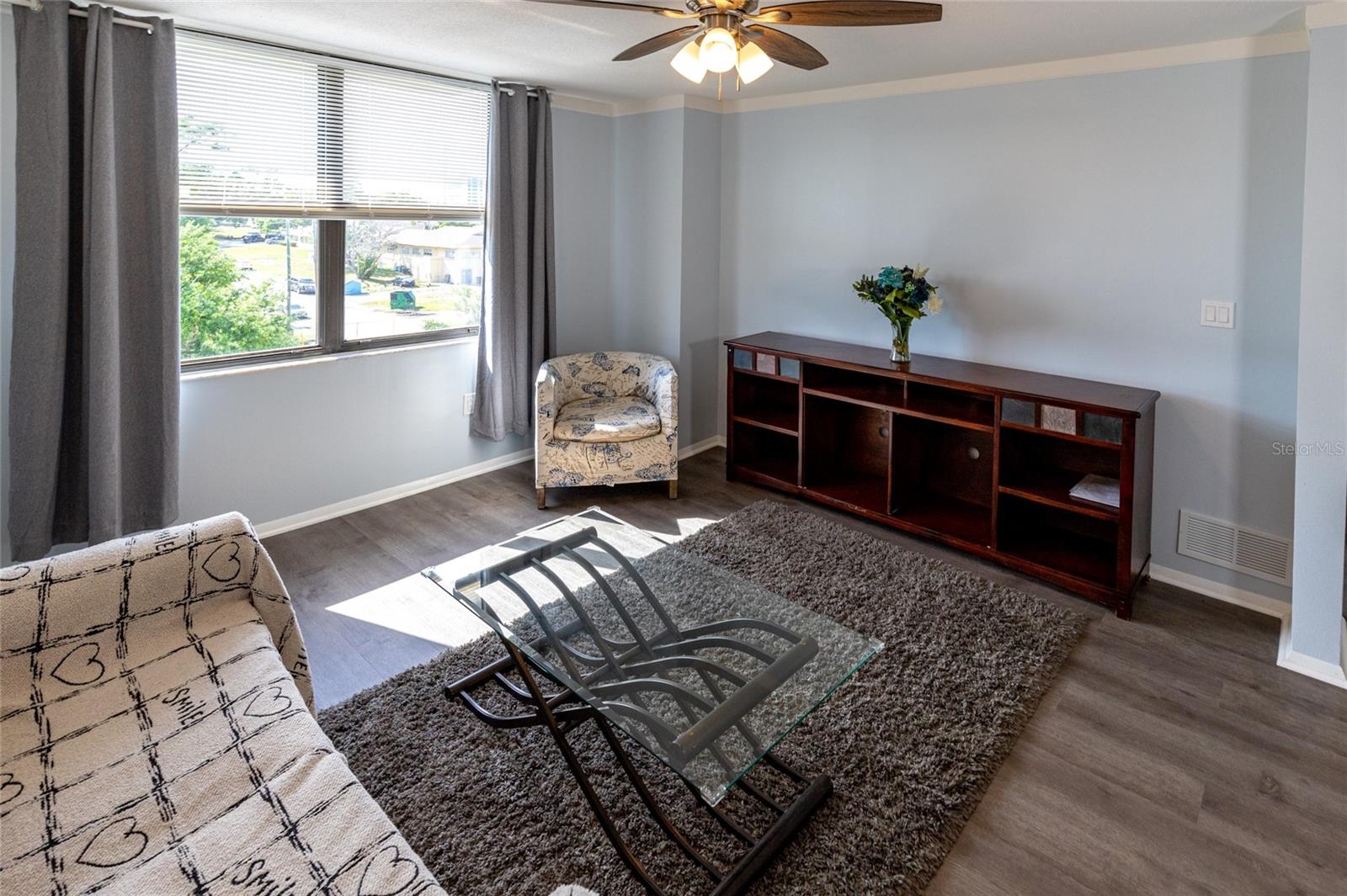 Image 11 of 23 For 701 Madison Avenue 401