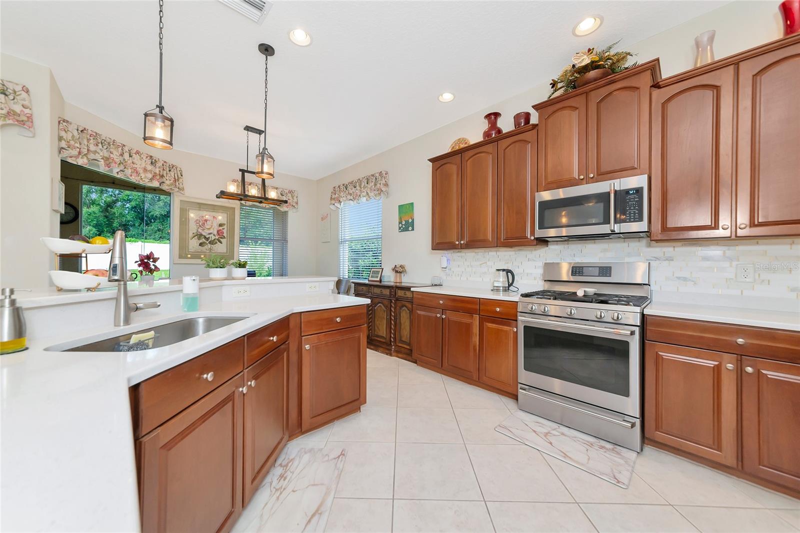 Image 12 of 40 For 6841 74th Street Circle E