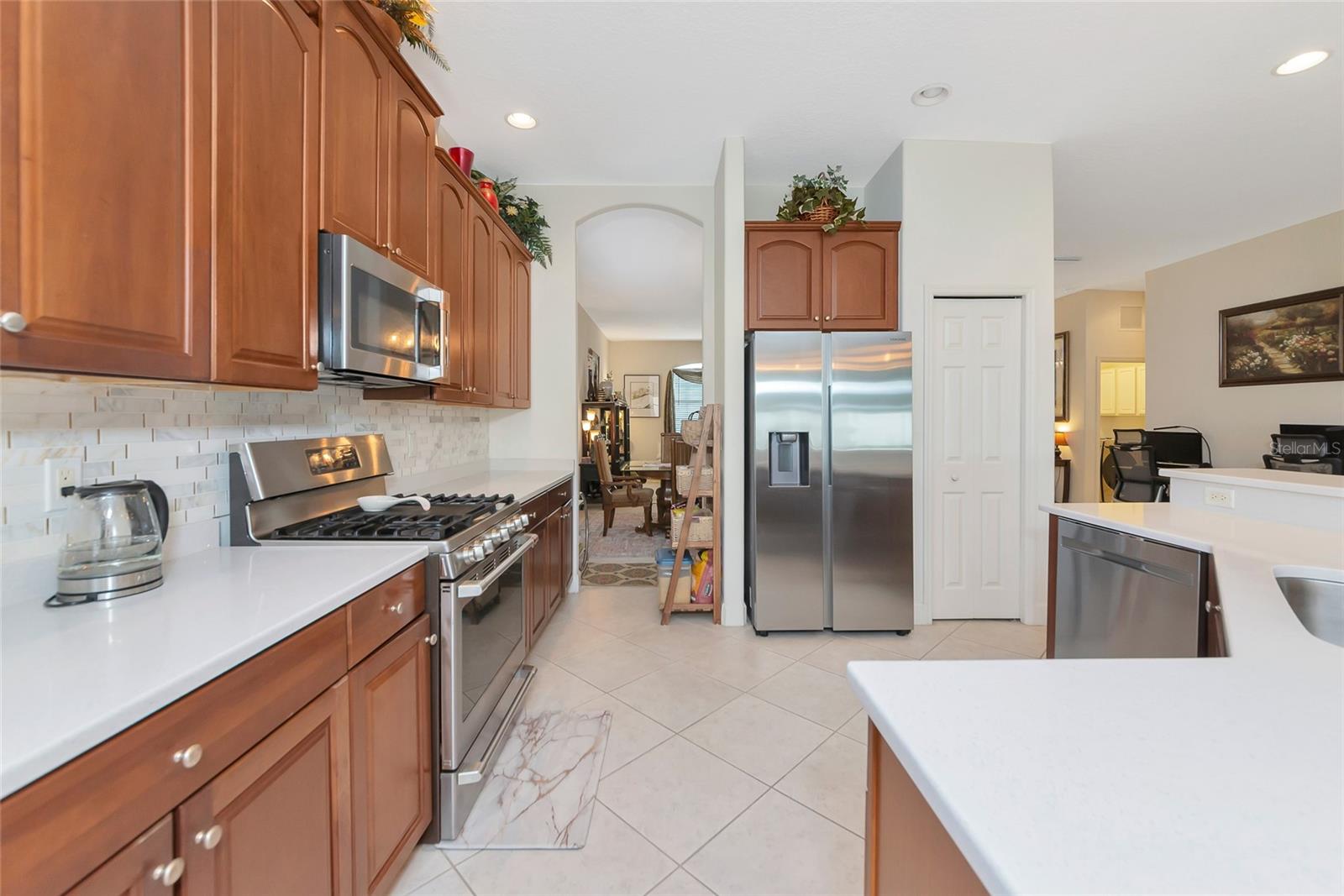 Image 16 of 40 For 6841 74th Street Circle E