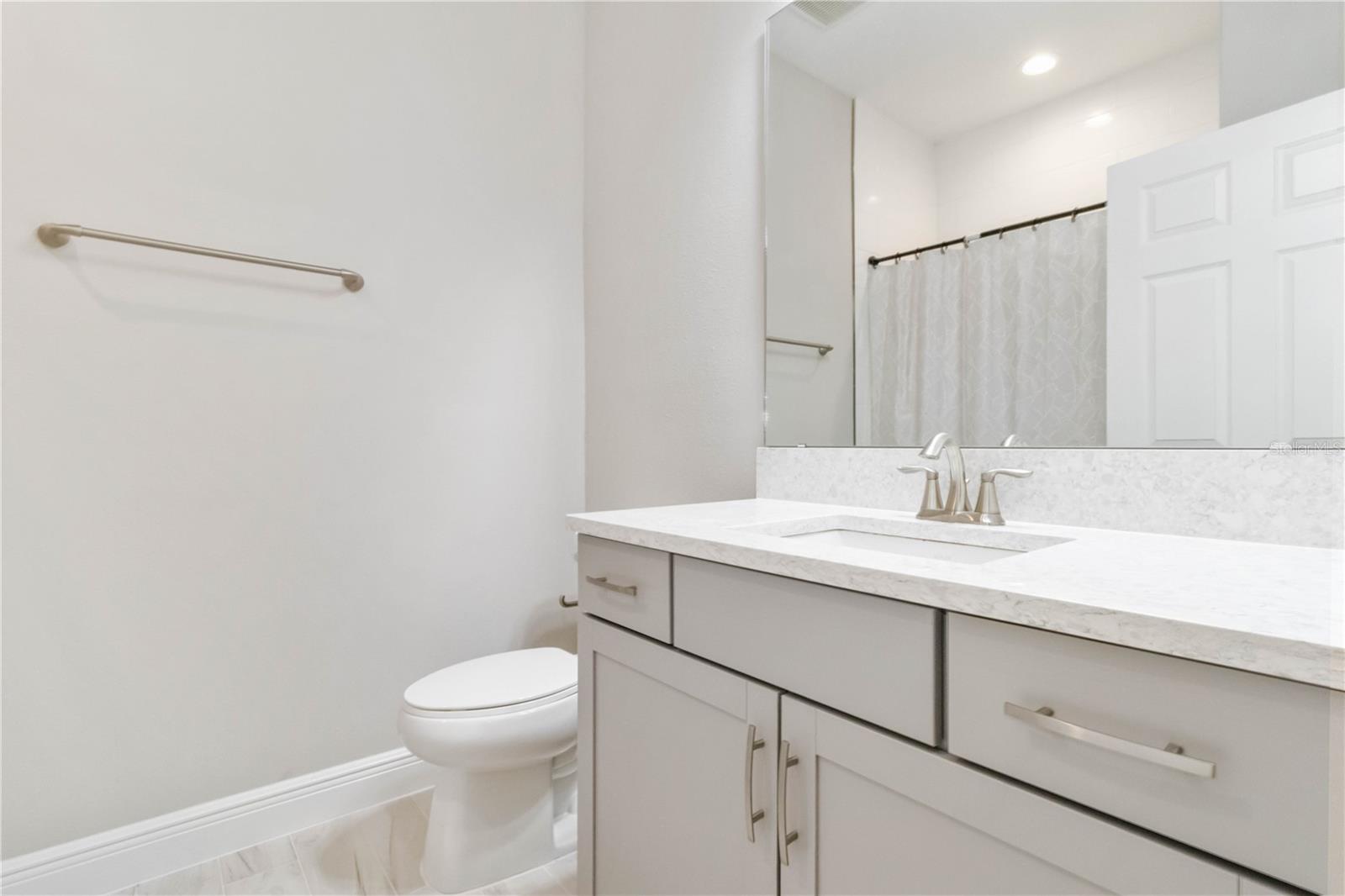 Image 13 of 21 For 12513 Oak Hill Way