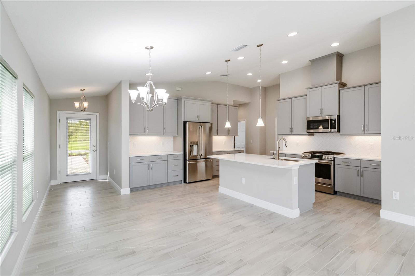 Image 6 of 21 For 12513 Oak Hill Way