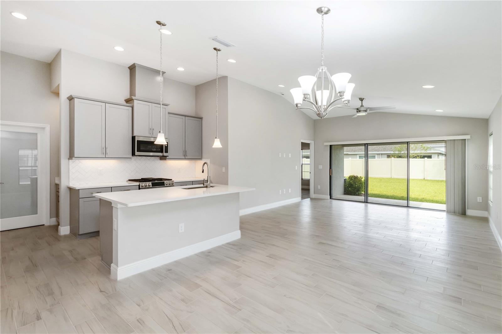Image 7 of 21 For 12513 Oak Hill Way
