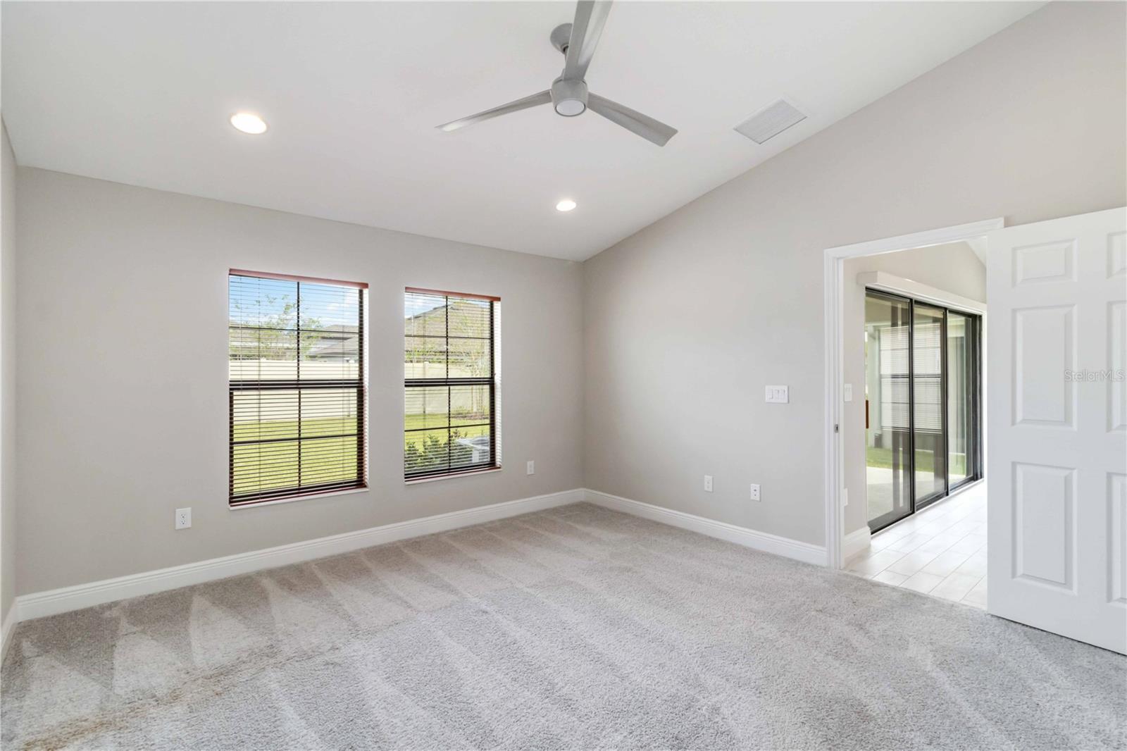 Image 8 of 21 For 12513 Oak Hill Way