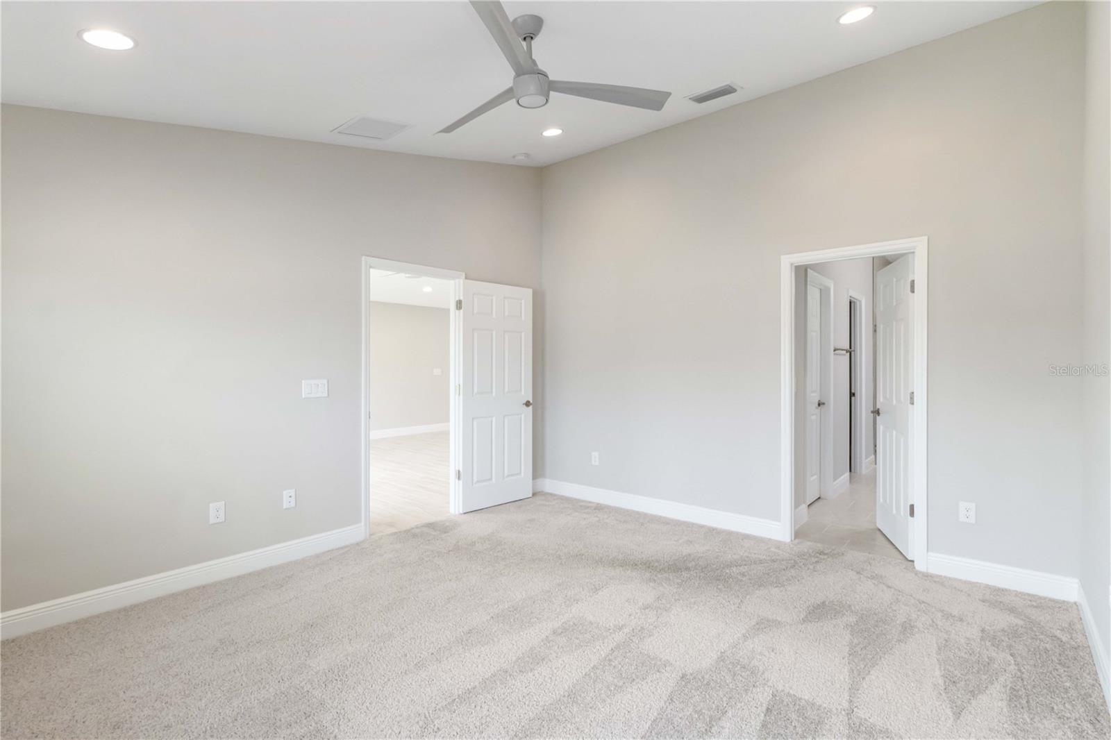 Image 9 of 21 For 12513 Oak Hill Way