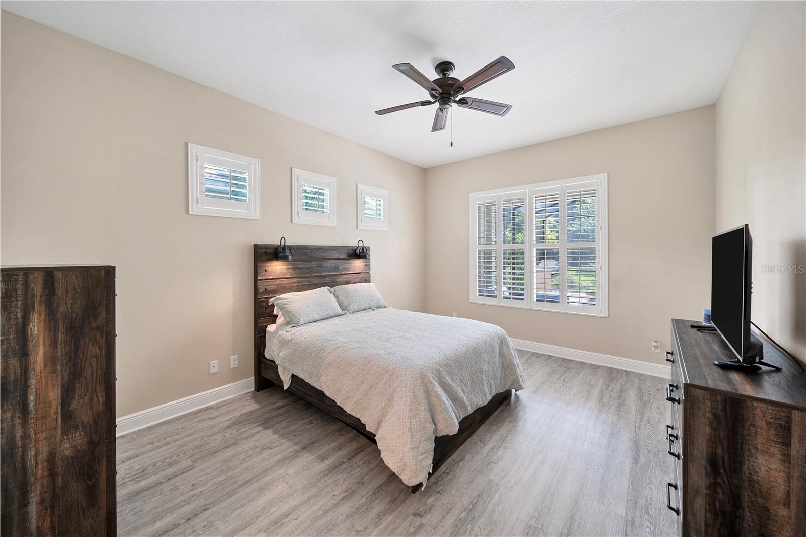 Image 10 of 17 For 12154 Thornhill Court