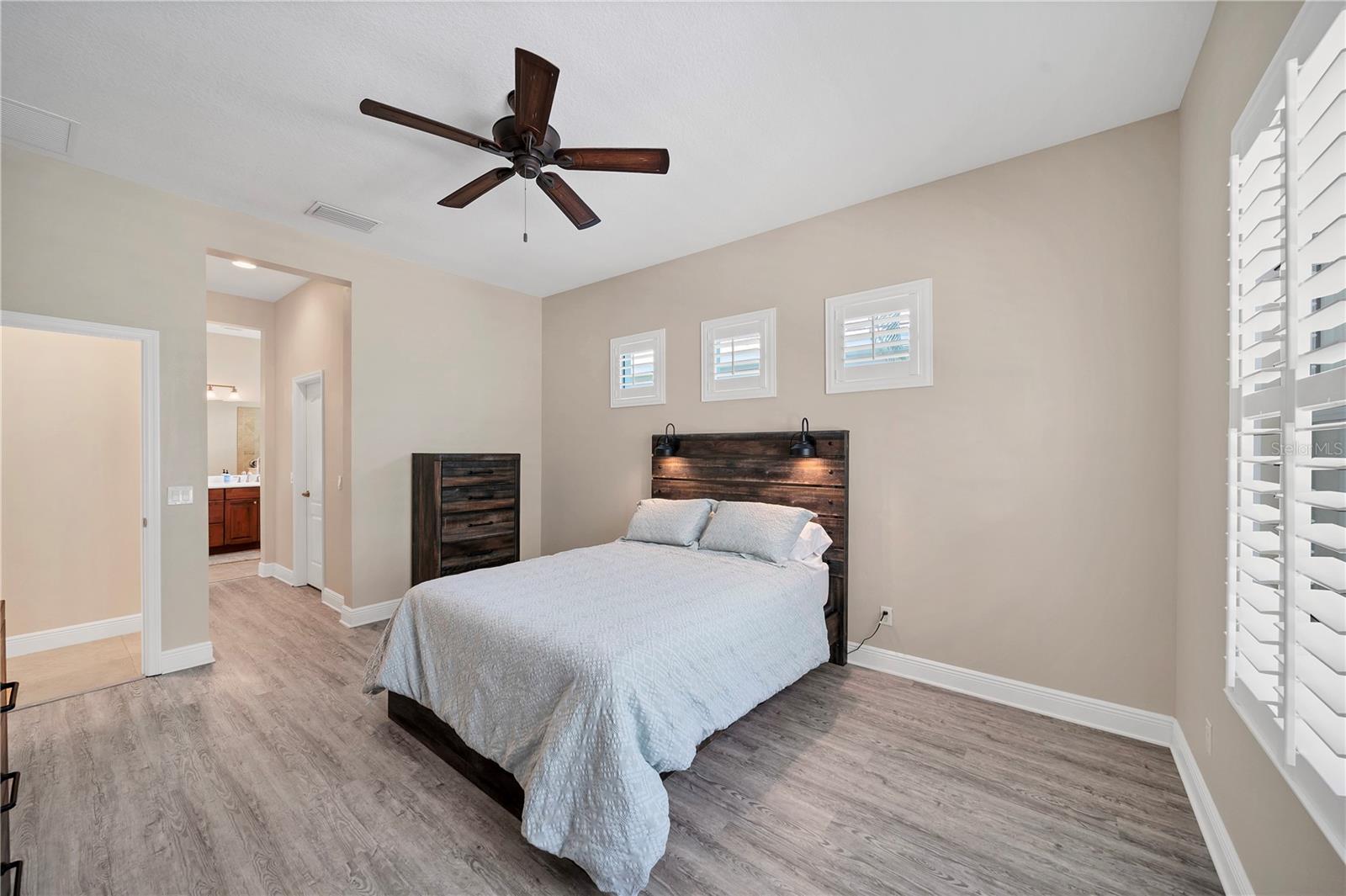 Image 11 of 17 For 12154 Thornhill Court