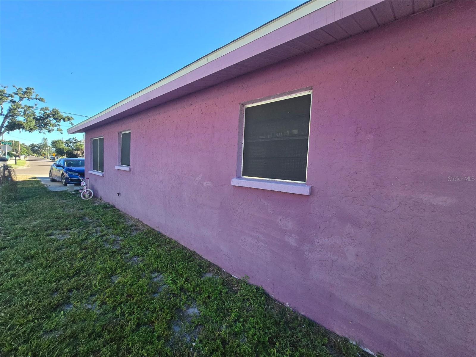 Image 2 of 9 For 503 25th Street E