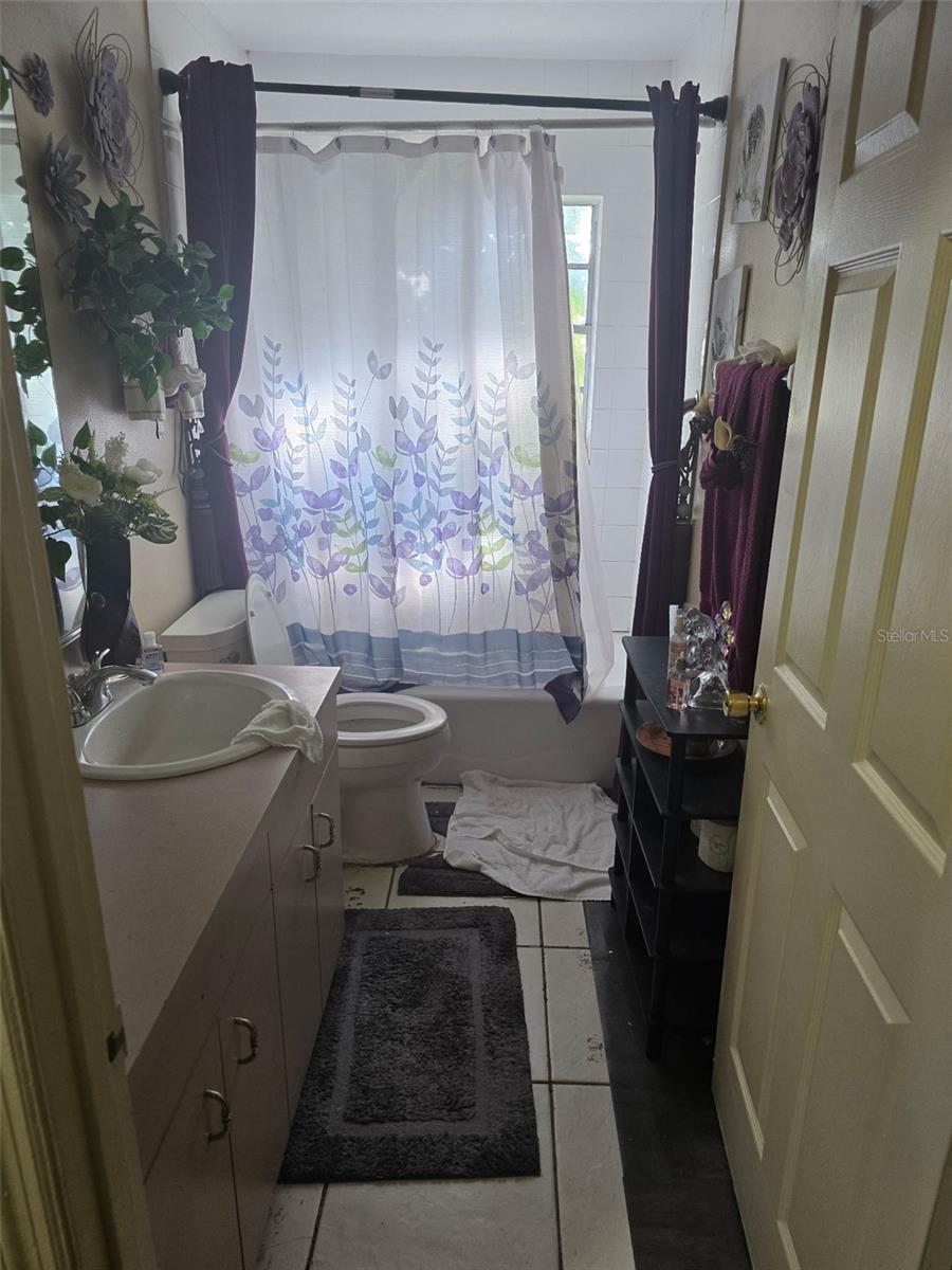 Image 8 of 9 For 503 25th Street E