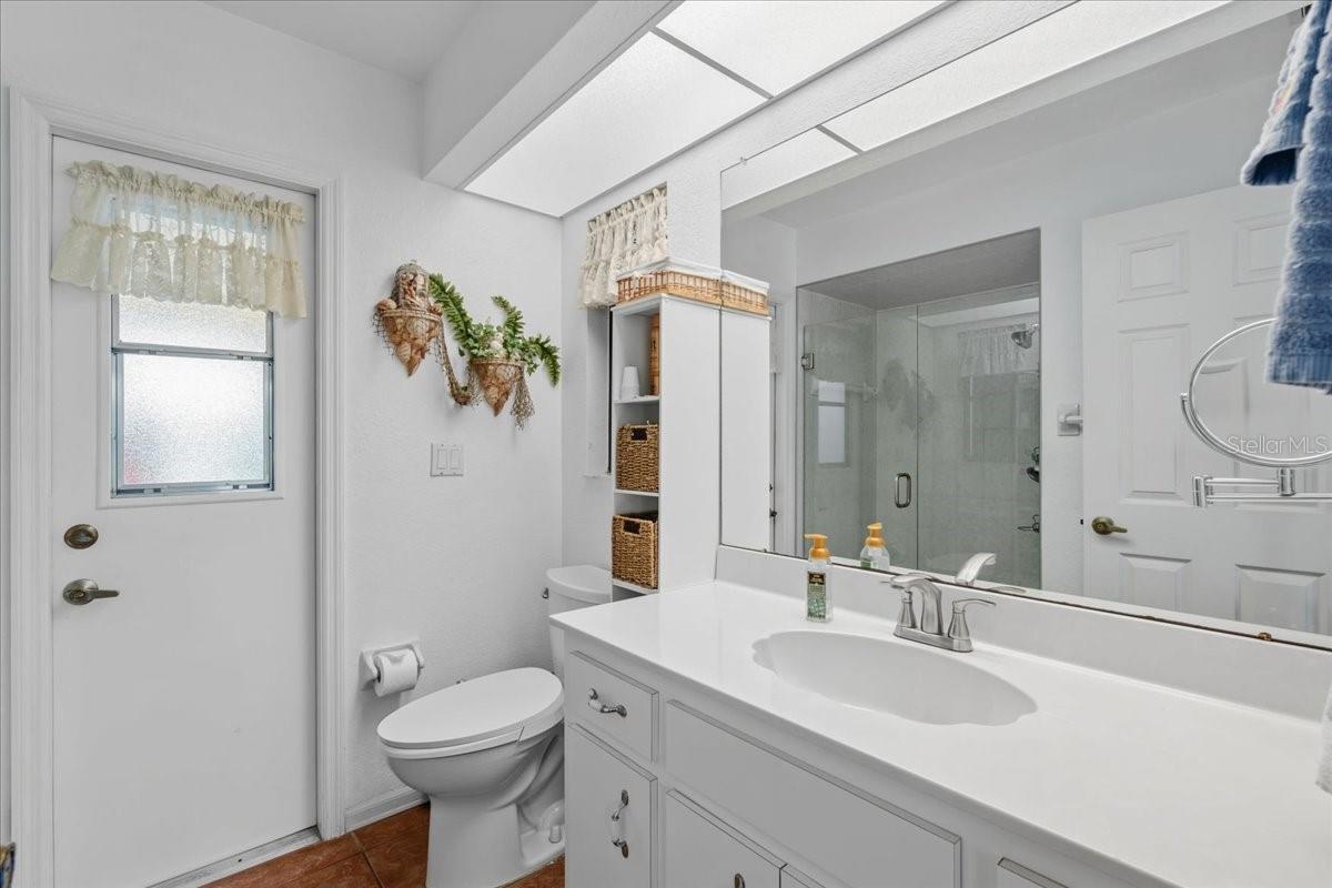 Image 12 of 42 For 18266 Grace Avenue