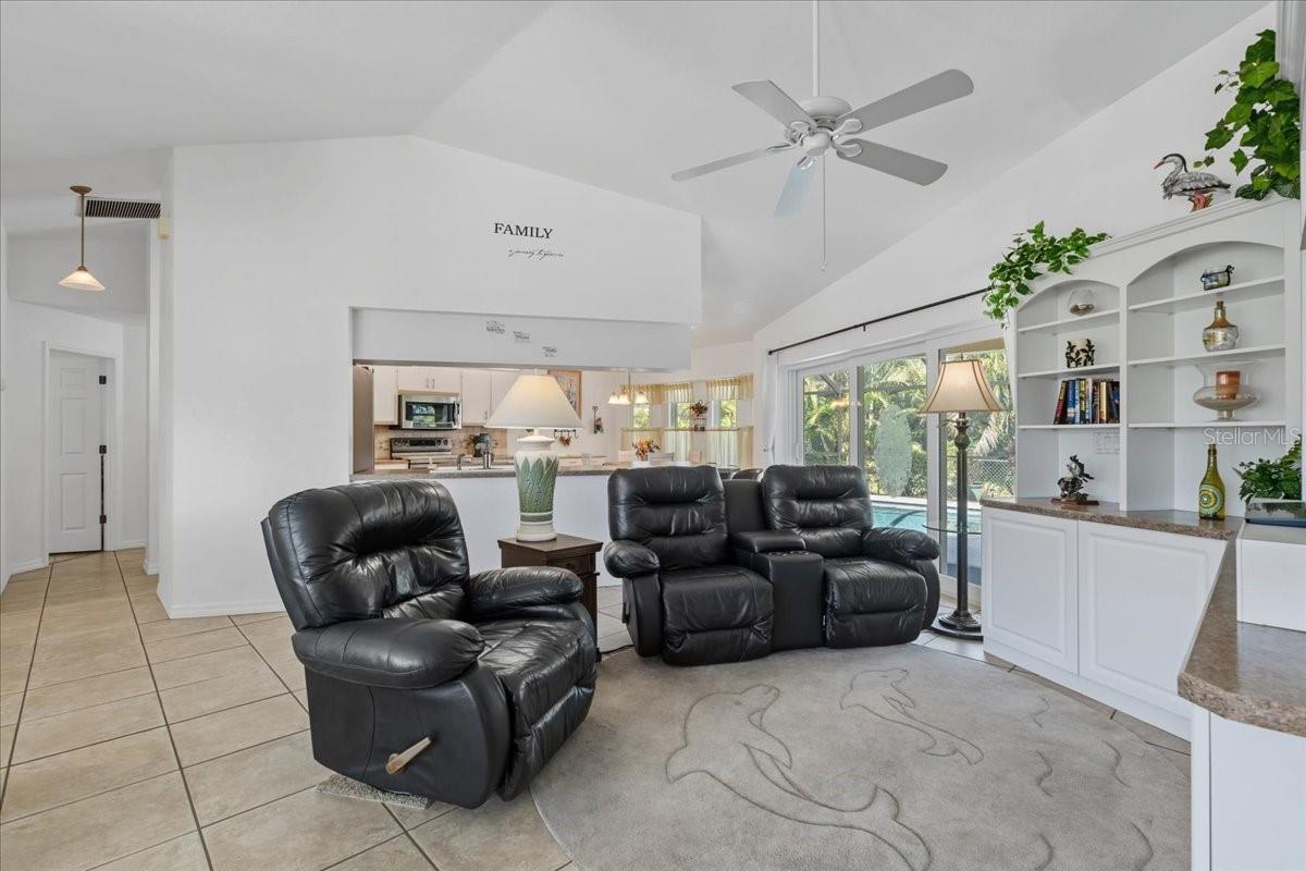 Image 14 of 42 For 18266 Grace Avenue