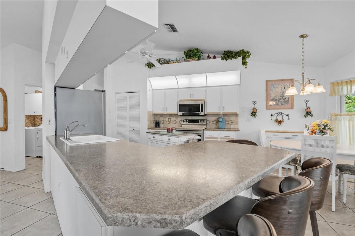 Image 16 of 42 For 18266 Grace Avenue