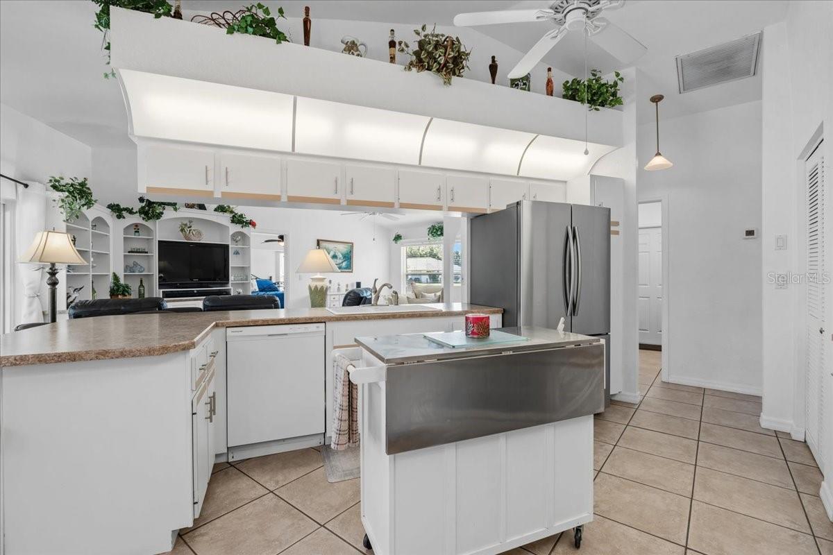 Image 19 of 42 For 18266 Grace Avenue