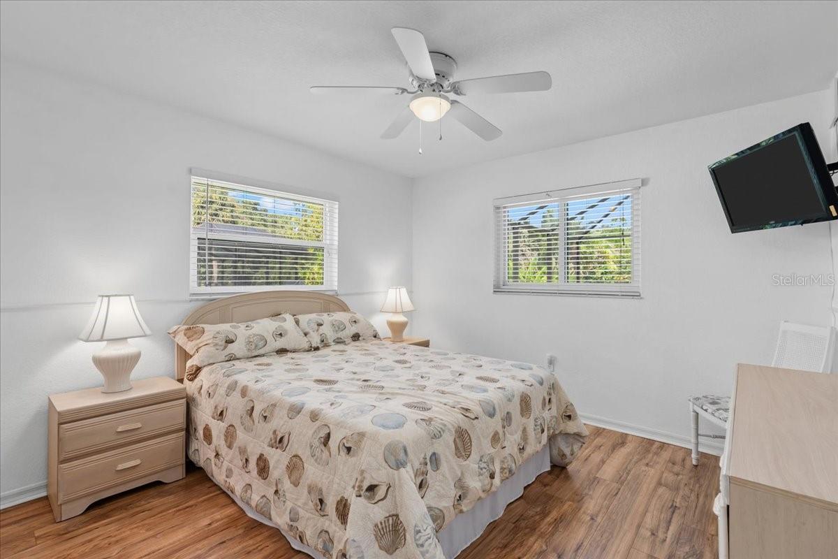 Image 27 of 42 For 18266 Grace Avenue