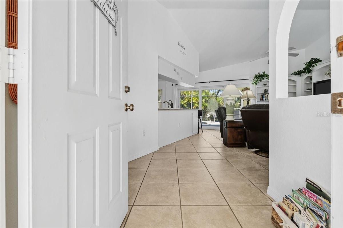 Image 4 of 42 For 18266 Grace Avenue