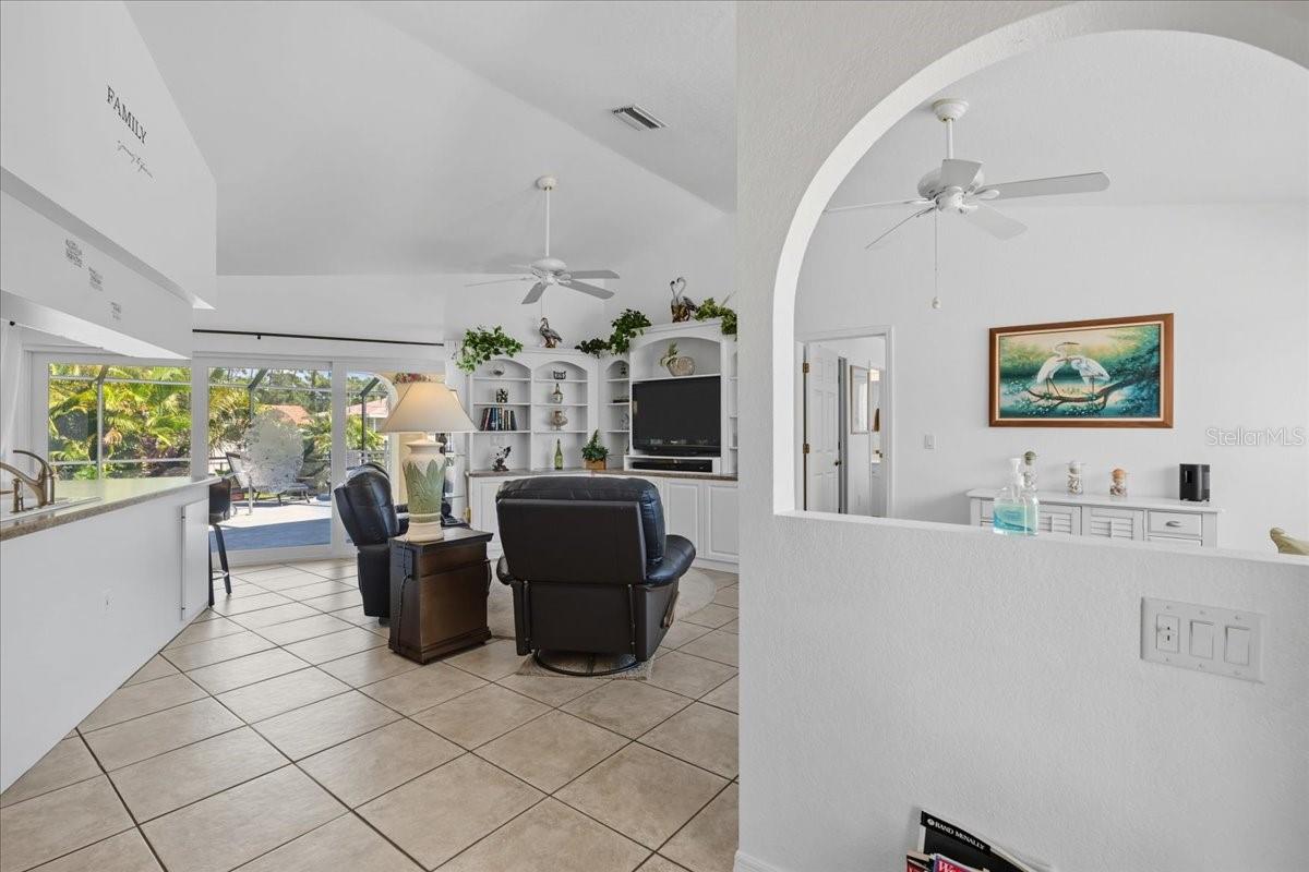 Image 5 of 42 For 18266 Grace Avenue