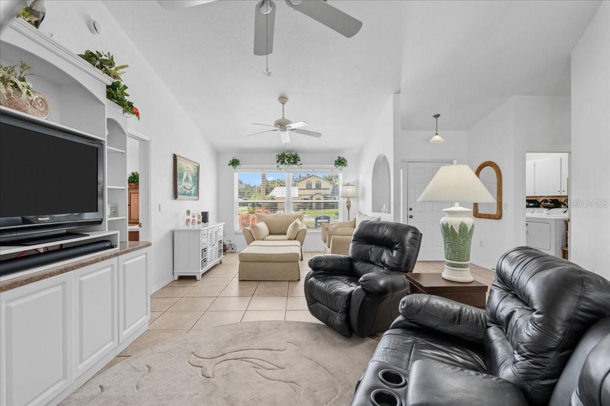 Image 7 of 42 For 18266 Grace Avenue