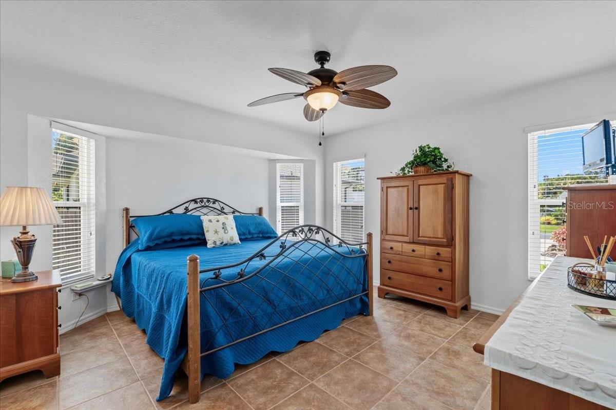 Image 9 of 42 For 18266 Grace Avenue