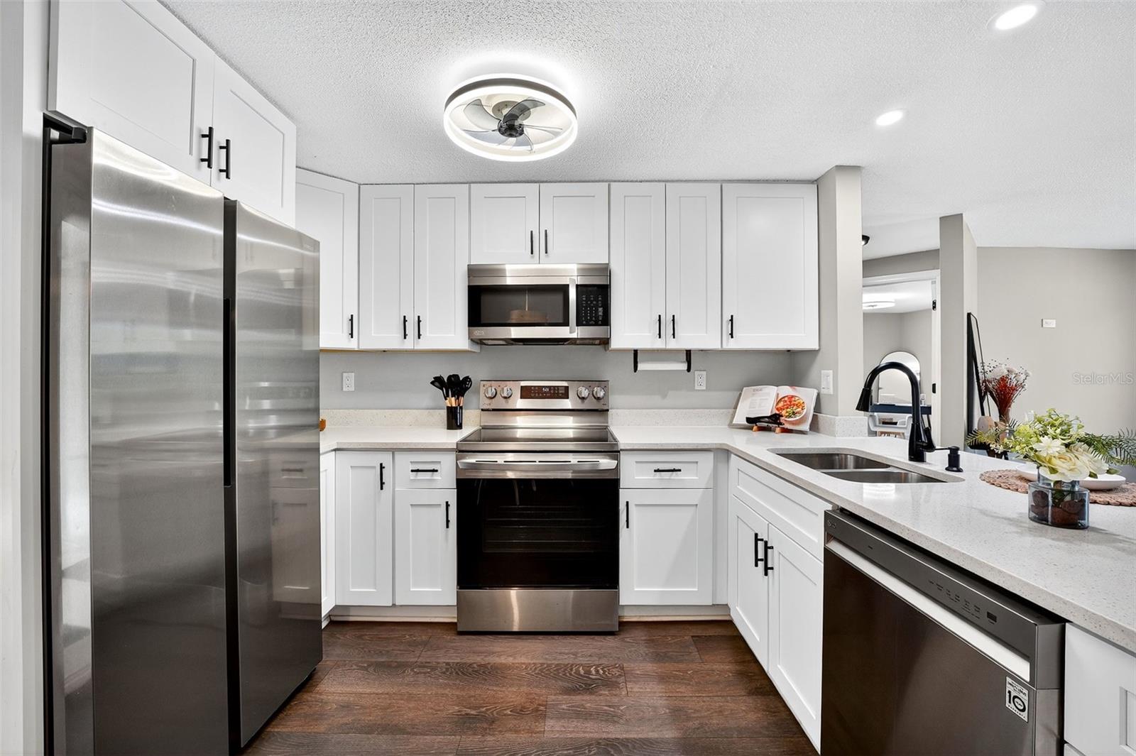 Image 12 of 39 For 875 32nd Street