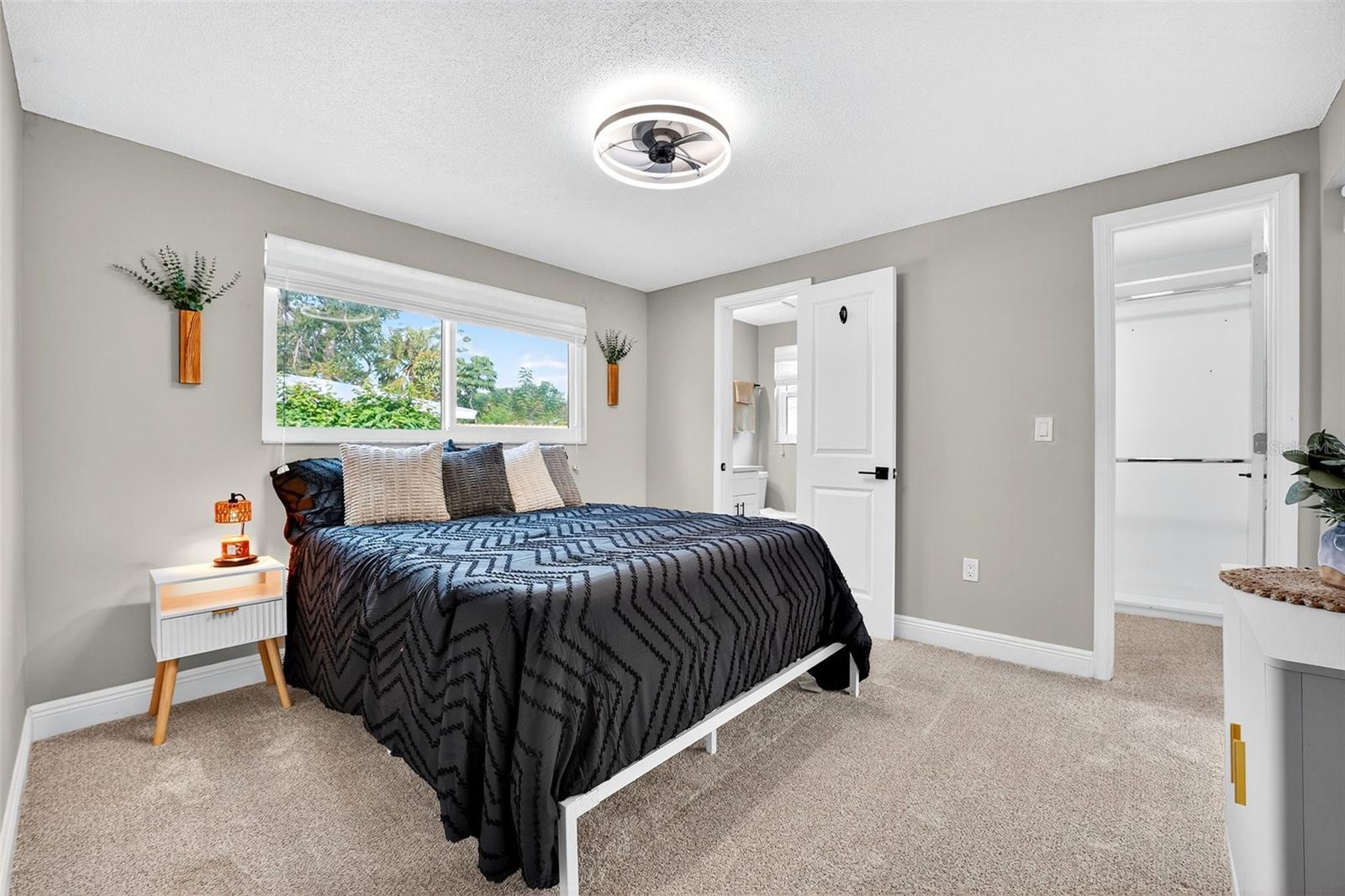 Image 20 of 39 For 875 32nd Street