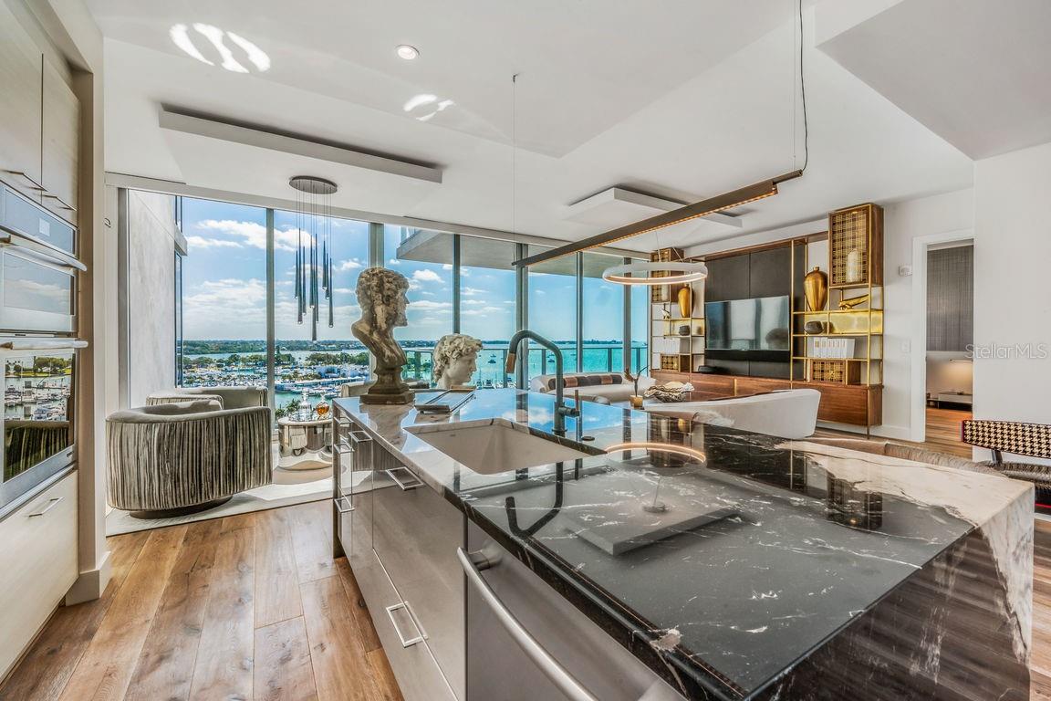 Image 21 of 58 For 1155 Gulfstream Avenue 908