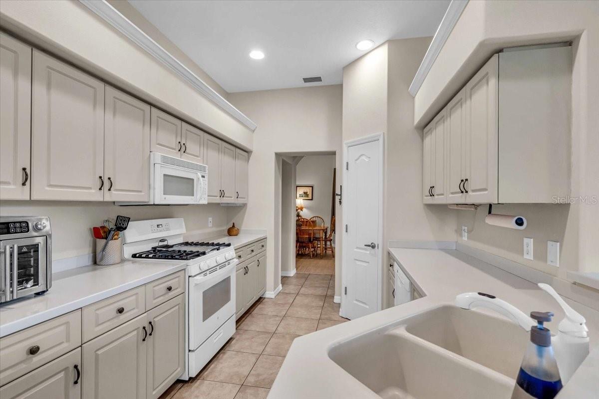 Image 14 of 31 For 3514 92nd Avenue E