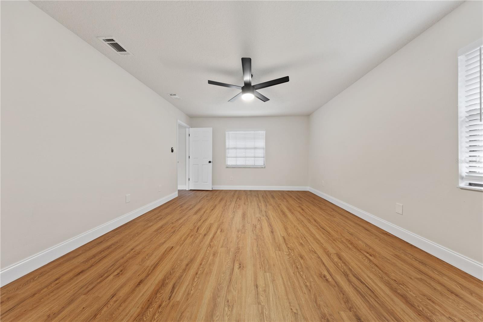 Image 16 of 46 For 3253 Oak Point Circle