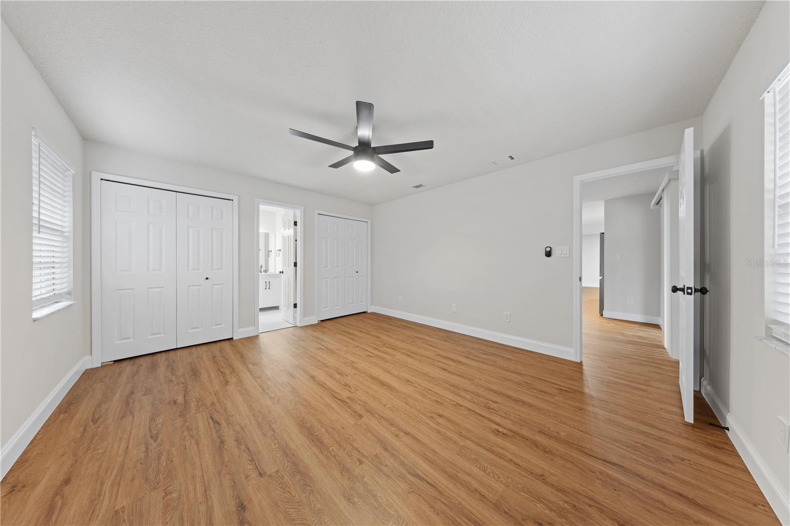 Image 17 of 46 For 3253 Oak Point Circle
