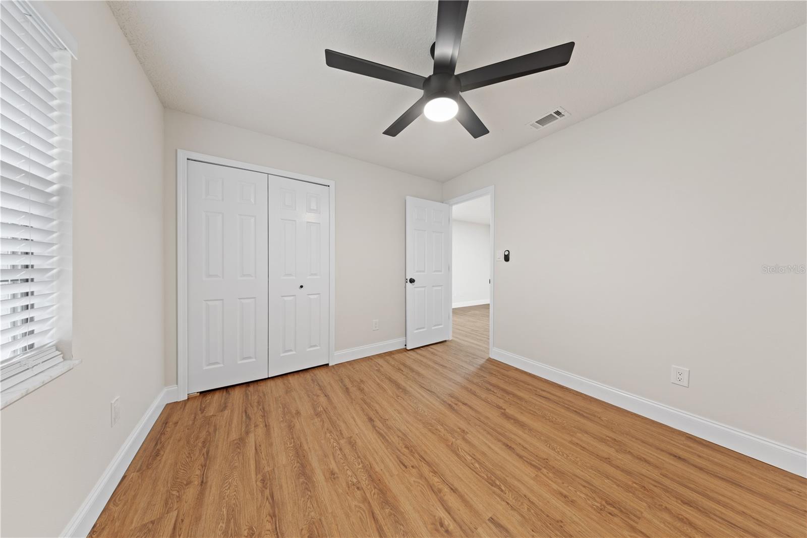 Image 19 of 46 For 3253 Oak Point Circle