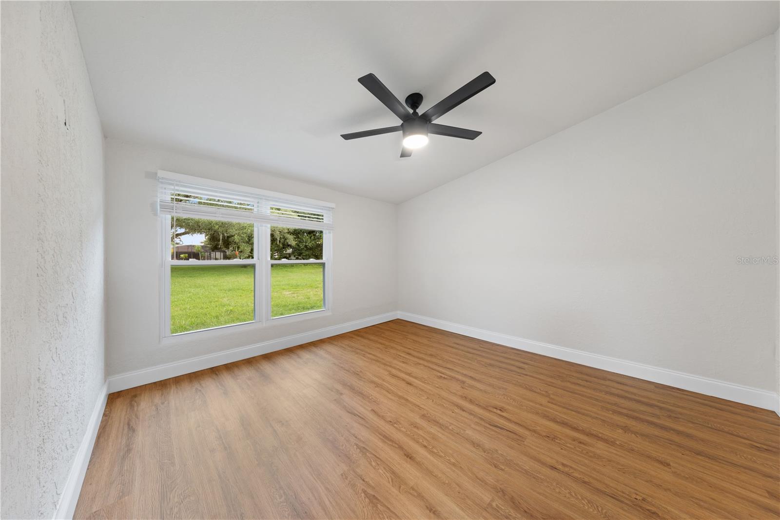 Image 20 of 46 For 3253 Oak Point Circle
