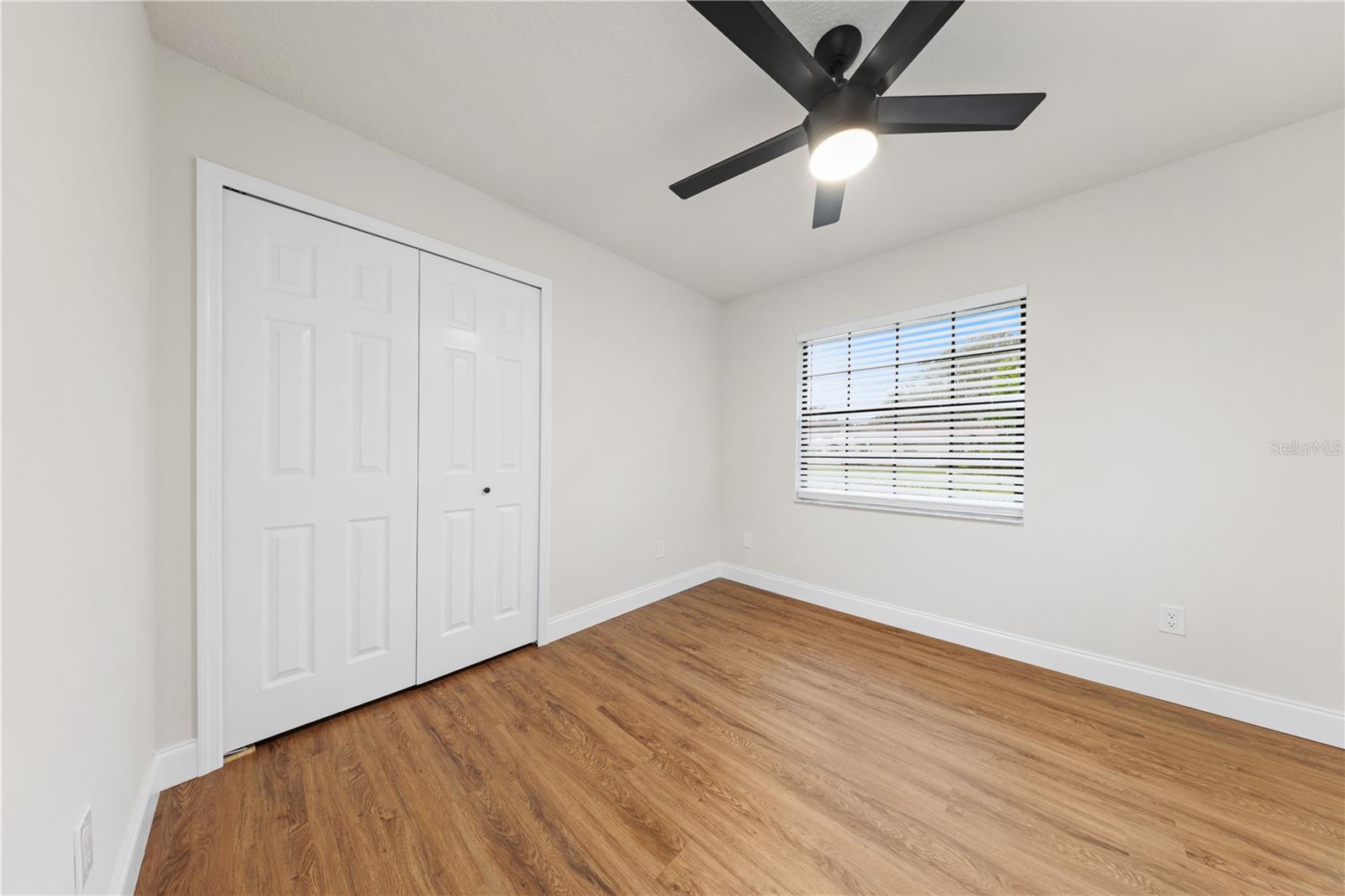 Image 22 of 46 For 3253 Oak Point Circle