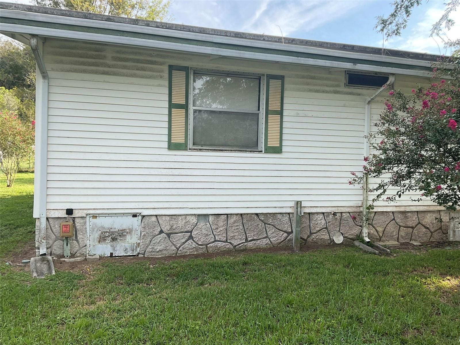 Image 7 of 21 For 381 63rd Court