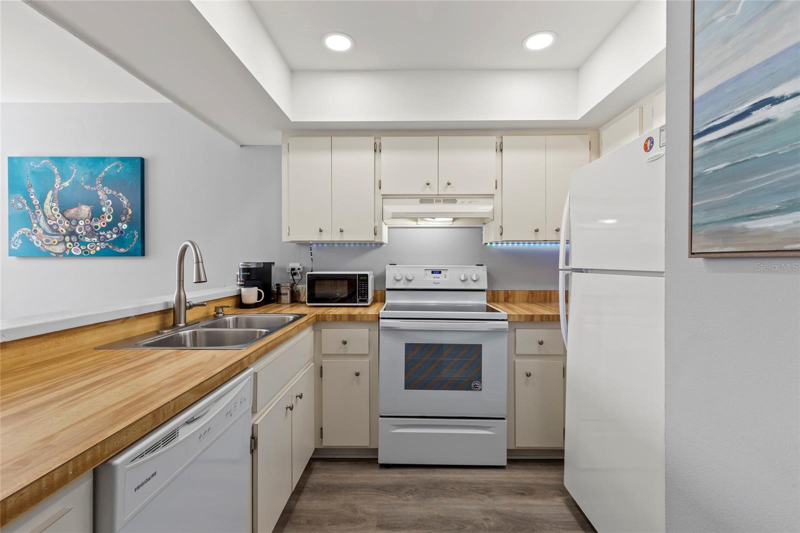 Image 11 of 41 For 3602 54th Street W D4