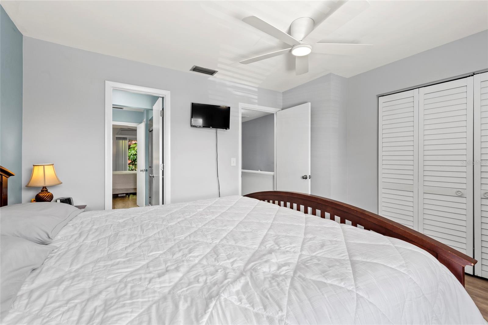 Image 22 of 41 For 3602 54th Street W D4