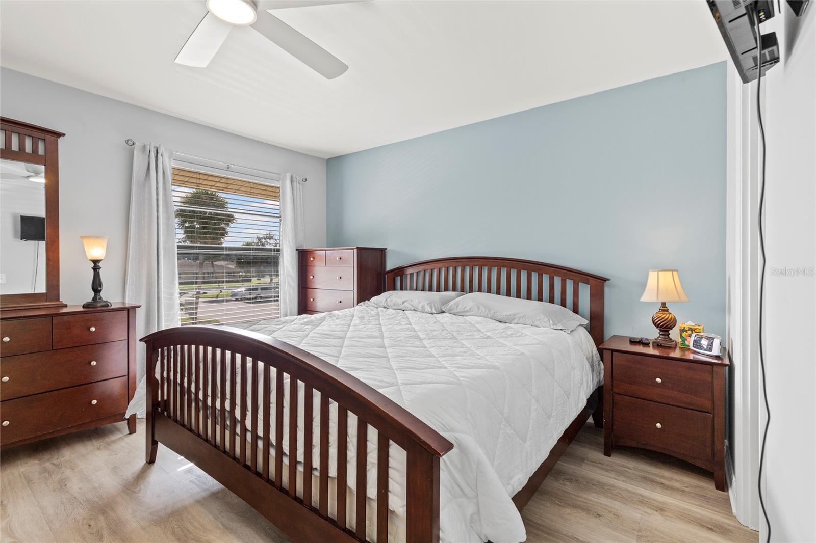 Image 23 of 41 For 3602 54th Street W D4