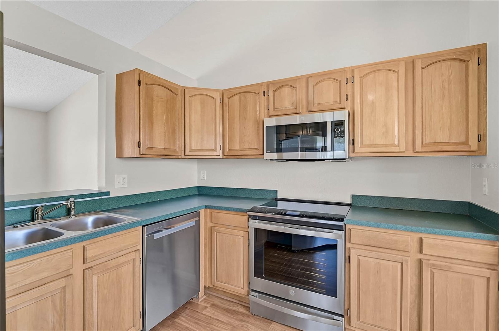 Image 7 of 44 For 3010 8th Avenue W
