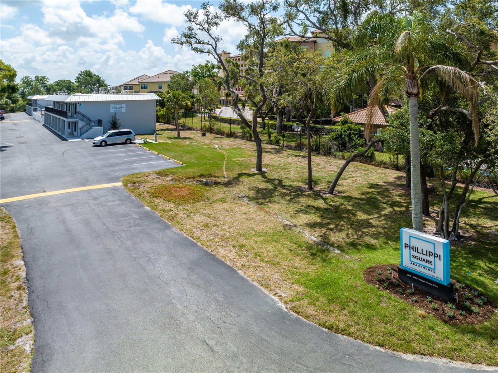Listing photo id 8 for 1872 Phillippi Shores Drive 4b