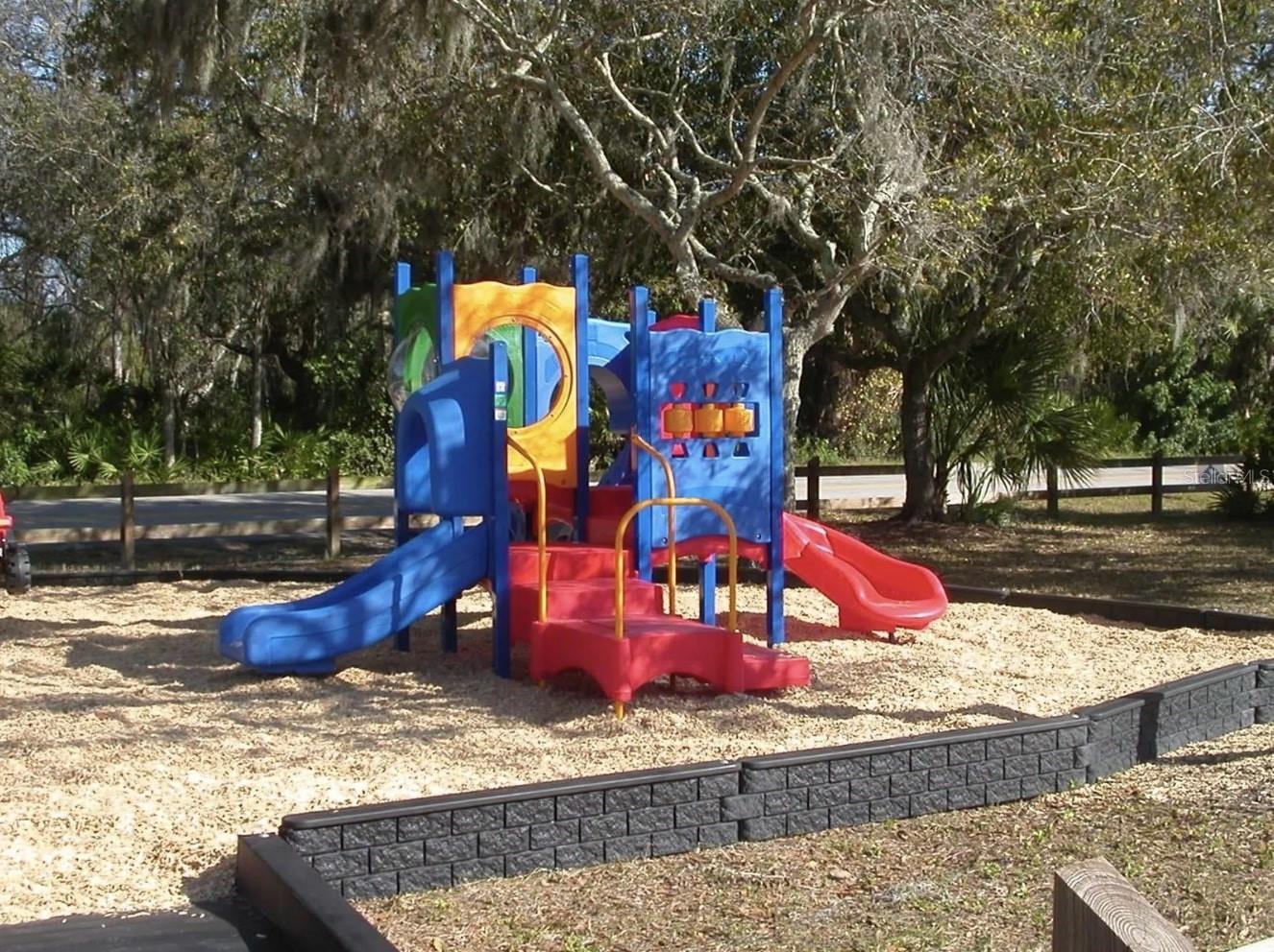 Listing photo id 10 for 1872 Phillippi Shores Drive 4b