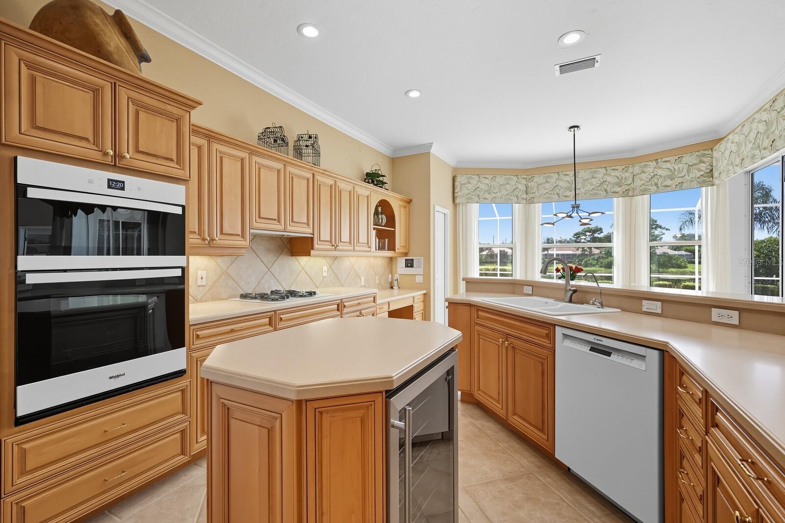 Image 29 of 91 For 8160 Collingwood Court