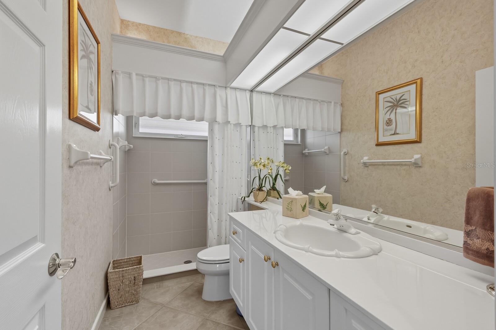 Image 37 of 91 For 8160 Collingwood Court