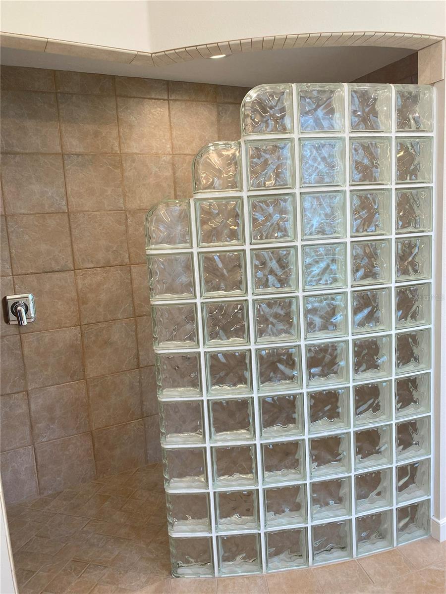 Image 44 of 91 For 8160 Collingwood Court