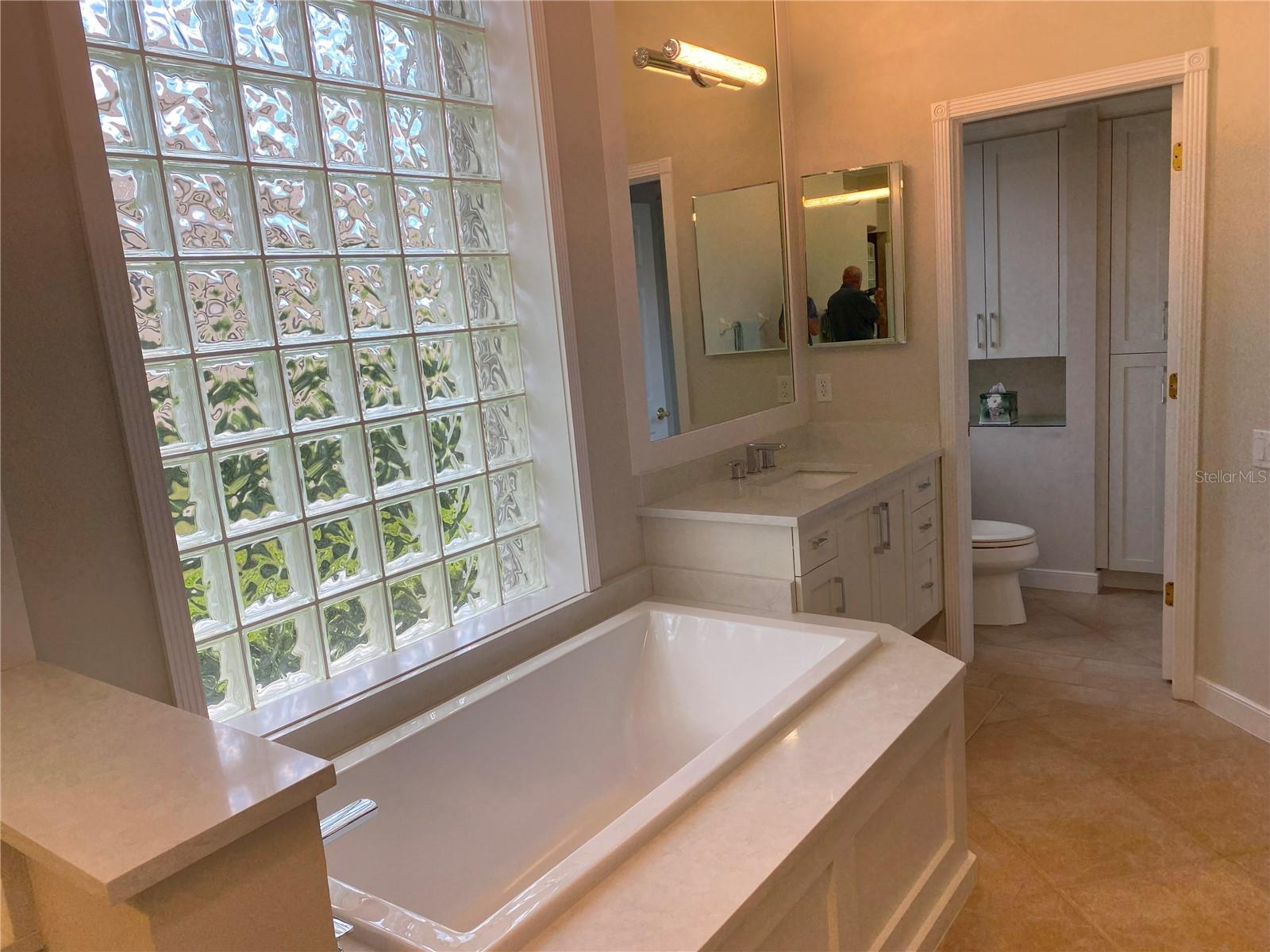 Image 46 of 91 For 8160 Collingwood Court